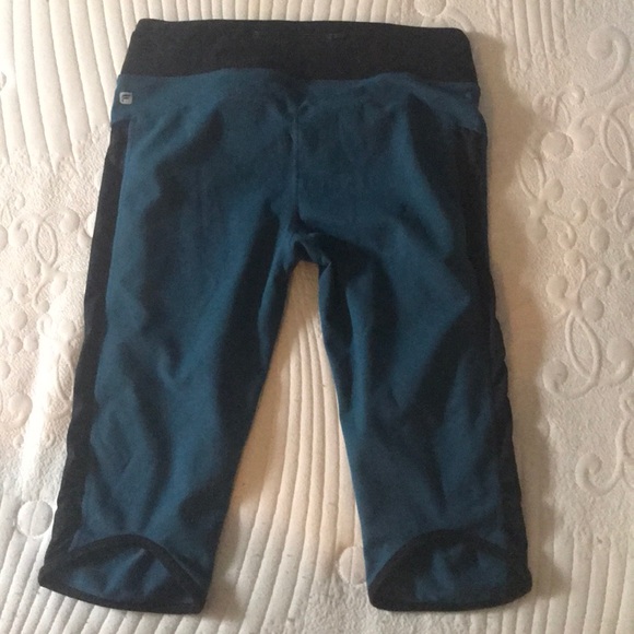 Fabletics teal crop workout pants - Picture 2 of 2